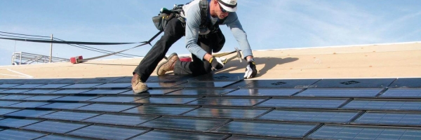What Happens When You Don’t Hire Professional Leaking Roof Repair Services?